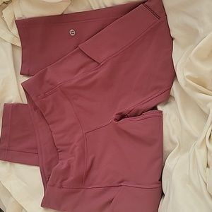 LULULEMON SPORTS TIGHT LEGGINGS- sz 4, EUC